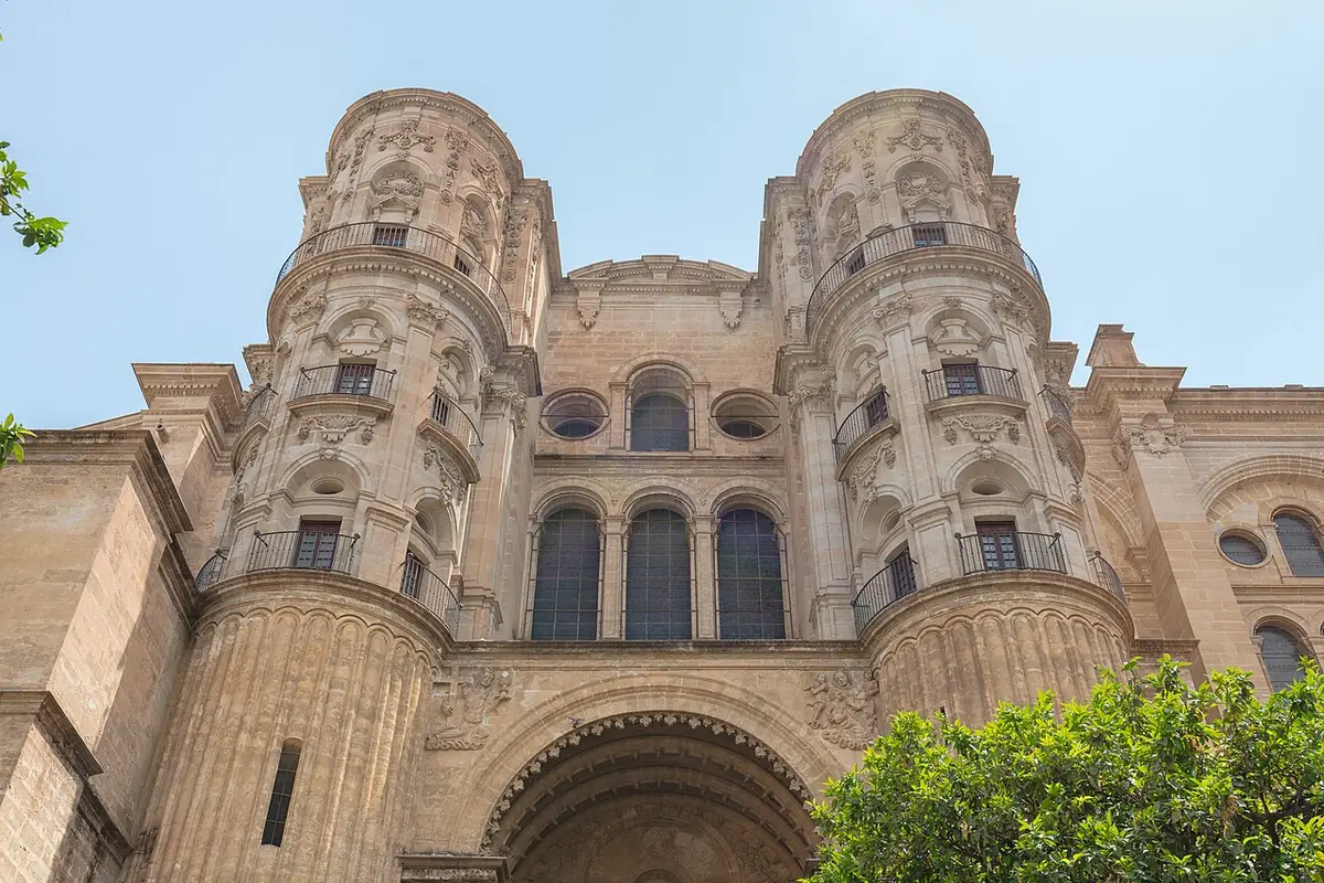 Fachada principal barroca de la Catedral de la Encarnación de Málaga